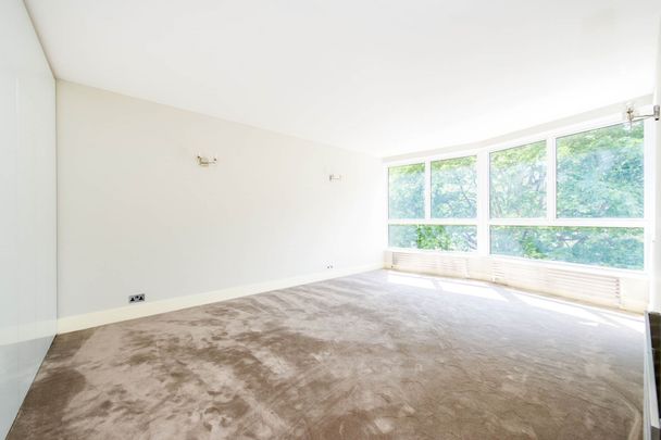 Hyde Park Crescent, Bayswater, London, W2 - Photo 1