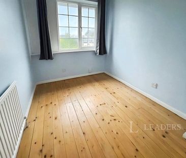 4 bedroom semi-detached house to rent - Photo 6