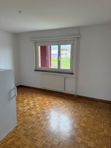 Appartement de 3 pièces situé au 1er étage - Photo 2