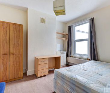 6 bedroom house to rent - Photo 4