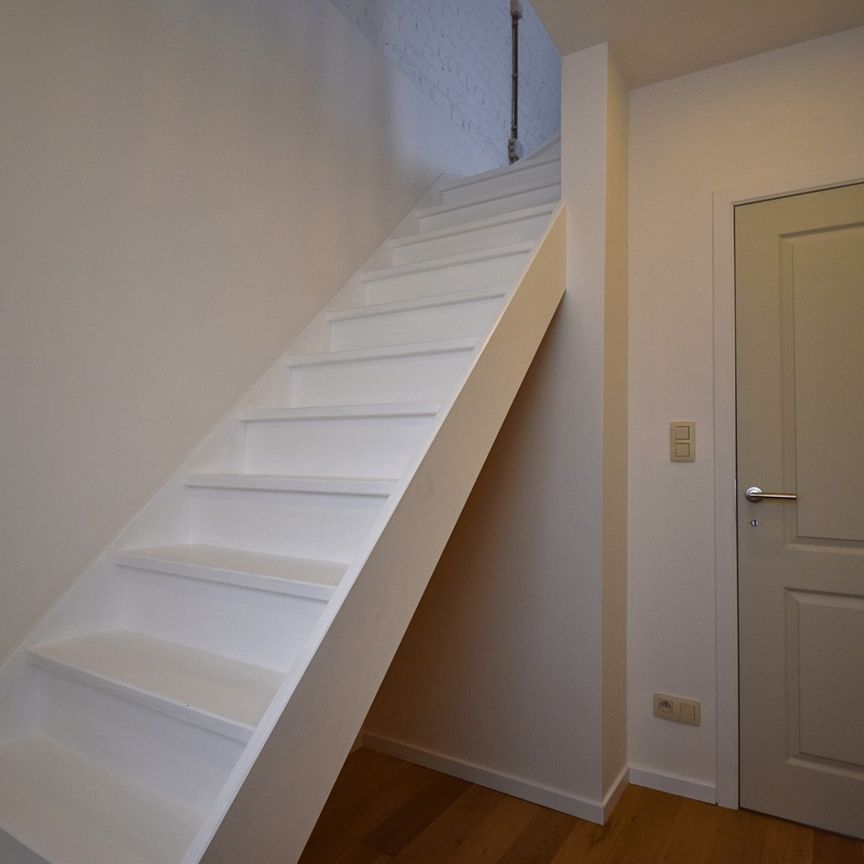 Smaakvol gerenoveerde woning met 3 slaapkamers, tuin en garage - Photo 1