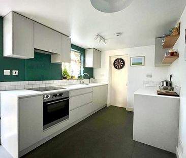 2 Bed Flat, Chaplin Road, NW2 - Photo 5