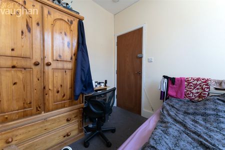 terraced house share to rent - Photo 3