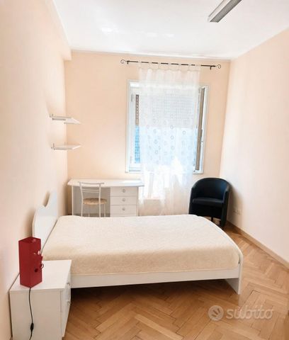 Stanza SINGOLA libera - SINGLE Room available - Foto 2