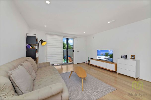 Water views! Waterfront town house in Greenway's Shoreline Villas - Photo 1