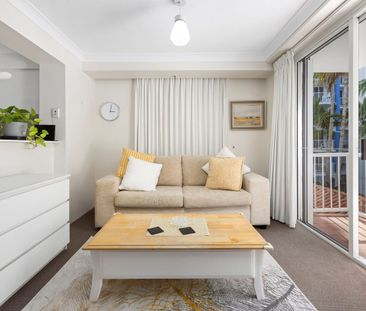 LUXURY RENOVATED LIVING - PRIME LOCATION - FIRST CLASS RESORT FACIL... - Photo 1