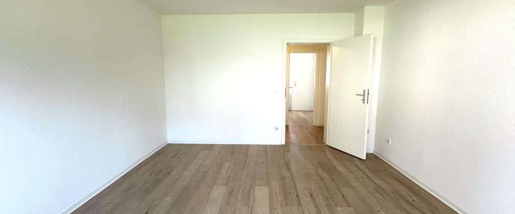 direkt einziehen: Renovierte 3-Zimmer-Wohnung mit Balkon frei! - Foto 1