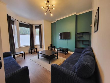 8 bedroom semi-detached house to rent - Photo 2