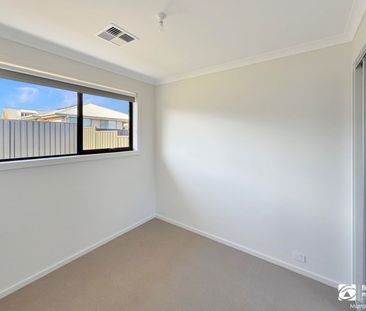Stylish, Spacious & Brand New - 4 Beds and 2 Baths - Photo 3