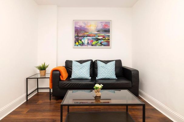 3 bedroom flat to rent - Photo 1