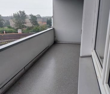 3-Raum-Wohnung in Duisburg-Duissern mit Balkon - Foto 2