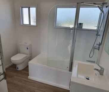 Sunny Two-Bedroom Unit – Close to Upper Hutt Town - Photo 5