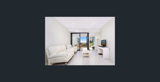 Deluxe North-East Facing One Bedroom Residence Footsteps To The Beach - Photo 1