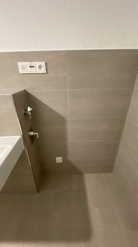 ** Modernisierte 3-Zi-Wohnung mit Balkon in Essen-Holsterhausen sucht neuen Bewohner ** - Foto 4