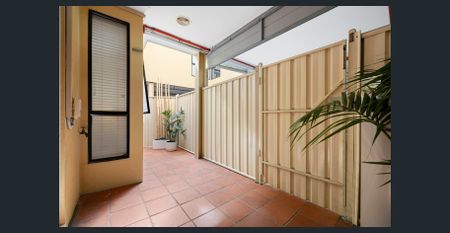 Beach Life, Latte Lifestyle & Street front Living - Photo 5