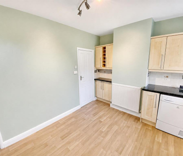 2 bedroom terraced house to rent - Photo 4