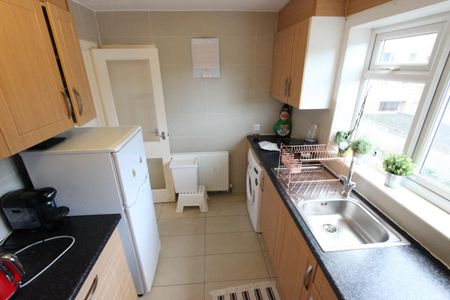 2 Bed Flat, Beaufort Court, N11 - Photo 4