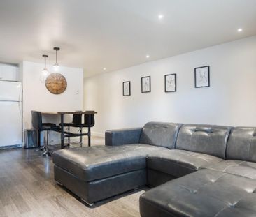 Beau grand 3 1/2 LUXUEUX avec walk-in disponible le 1er novembre 2025. - Photo 2
