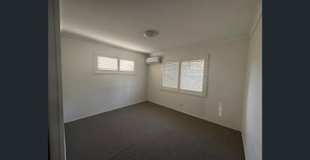 STUNNING WATERFRONT LOCATION AT THE ICONIC TALLEBUDGERA CREEK - Photo 2