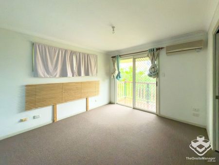 Charming 3-Bedroom Townhouse in Prime Sherwood Location - Photo 5