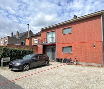 Gelijkvloersapp. met 2 slpk, garage en tuin - Photo 2