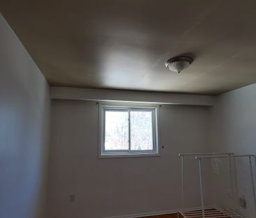 For Lease - 45 Sandown Avenue, Toronto, Ontario - Photo 4