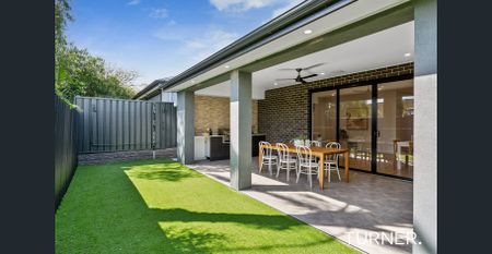 Contemporary Comfort and Exceptional Indoor-Outdoor Living - Photo 5