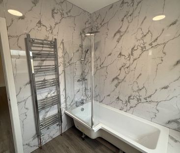 3 Bed Detached House, Malmesbury Road, SO15 - Photo 2