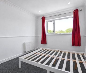 Harlow, Essex - Photo 4