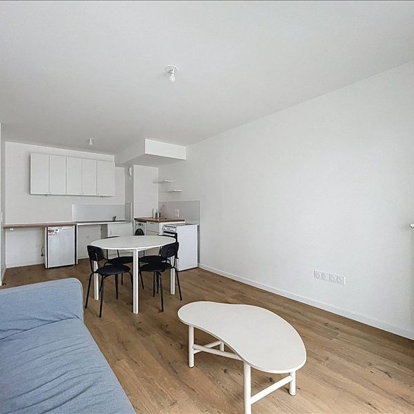 2 pièces - Meublé - 42 m² - 2ème étage - Colocation non autorisée - Photo 1