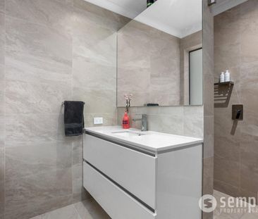 14 Tern Loop, Yangebup, WA 6164 - Photo 5