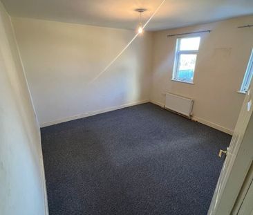 1 Bed Flat, School Lane, CH43 - Photo 2