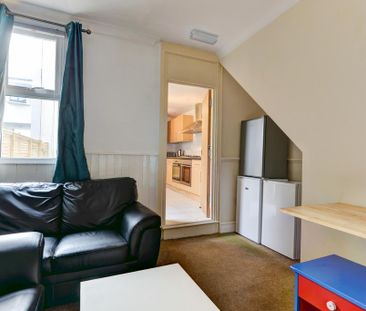 6 bedroom house to rent - Photo 2