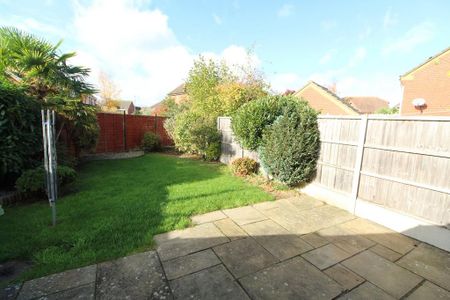 2 bedroom semi-detached house to rent - Photo 4