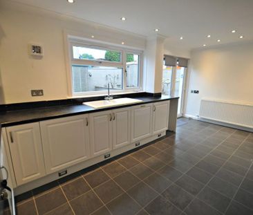 3 bedroom end of terrace house to rent - Photo 5