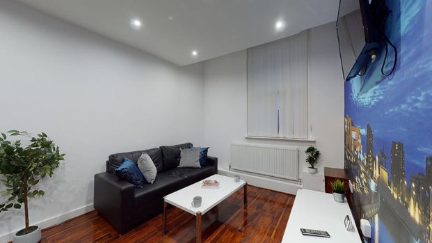 3 bedroom flat to rent - Photo 1