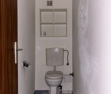 Zentrale 3-Zimmer-Wohnung mit Balkon und Einbauküche (Befristung: 3... - Photo 5