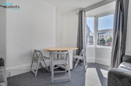 3 bedroom terraced maisonette to rent - Photo 2