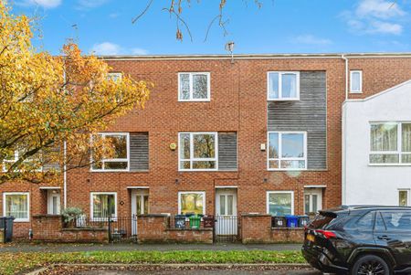 4 bedroom terraced house to rent - Photo 2