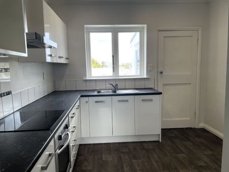 2 BDRM UNIT IN WAIWHETU - Photo 4