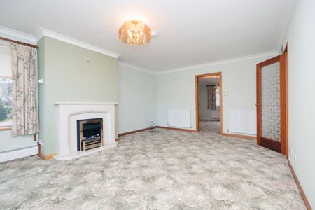 2 Beechwood Gardens, AB32 6YE, Westhill - Photo 2