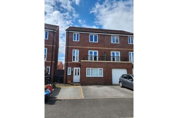 Majestic, Bridgwater, TA6 - Photo 1