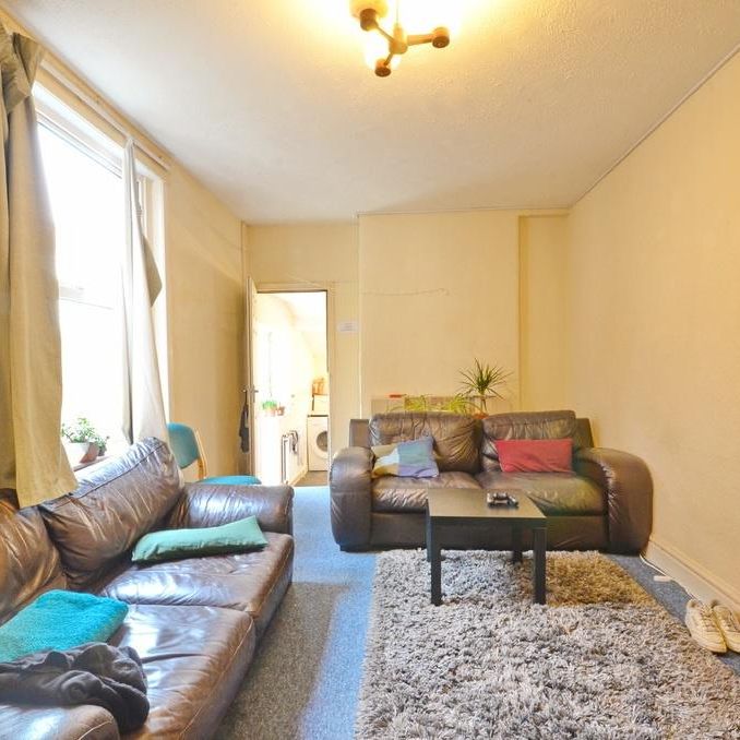 5 bedroom house to rent - Photo 1