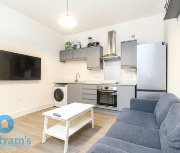 3 bed Apartment for Rent - Photo 2