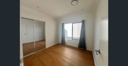 4 Bedroom House For Rent - 2 Foliage St, Greenbank QLD 4124 - Photo 4