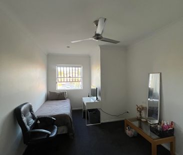 Varsity Lakes - Photo 3