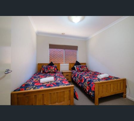 513 Hovell Street, Albury, NSW 2640 - Photo 2