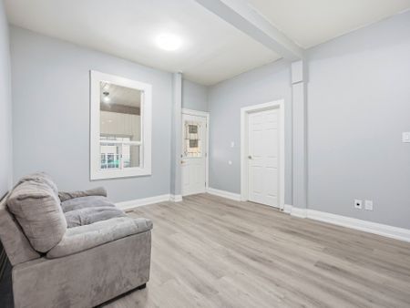 For Lease - 266 Beach Road Unit# Upper, Hamilton, Ontario - Photo 3