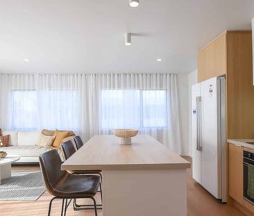 Fully Renovated, Private & Sunny in Ngongotahā - Photo 1