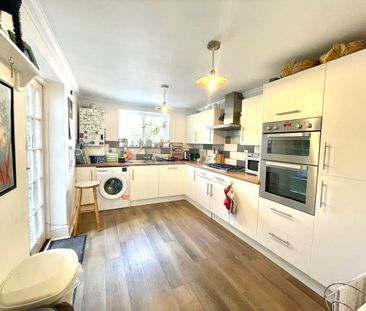 2 Bed Maisonette, South Parade Mansions, BS8 - Photo 2